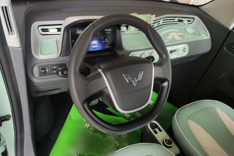 Used Wuling Hongguang MINIEV 2022 Macaron Premium Model – Lithium Iron Phosphate Center Console