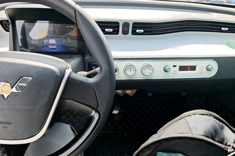 Used Wuling Hongguang MINIEV 2022 Macaron Premium Model – Lithium Iron Phosphate Center Console