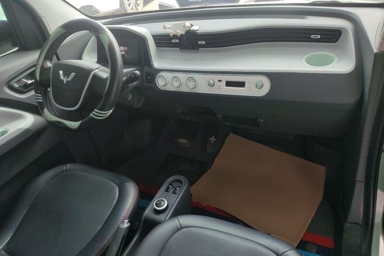Used Wuling Hongguang MINIEV 2022 Macaron Premium Model – Lithium Iron Phosphate Center Console