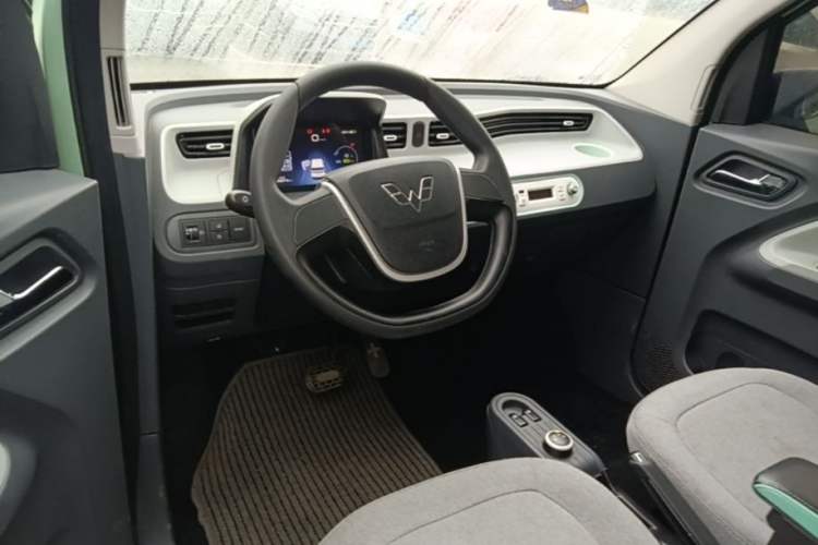 Used Wuling Hongguang MINIEV 2022 Macaron Premium Model – Lithium Iron Phosphate Center Console