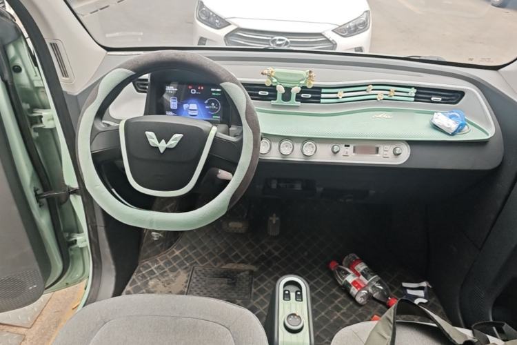 Used Wuling Hongguang MINIEV 2022 Macaron Premium Model – Lithium Ternary Battery Center Console