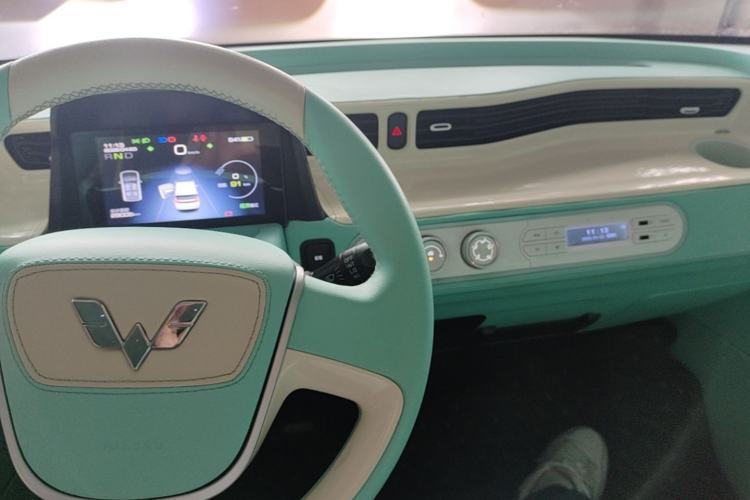 Used Wuling Hongguang MINIEV 2022 Macaron Premium Model – Lithium Iron Phosphate Center Console