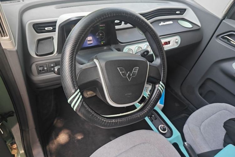 Used Wuling Hongguang MINIEV 2022 Macaron Premium Model – Lithium Iron Phosphate Center Console