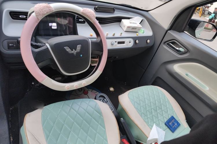 Used Wuling Hongguang MINIEV 2022 Macaron Premium Model – Lithium Iron Phosphate Center Console