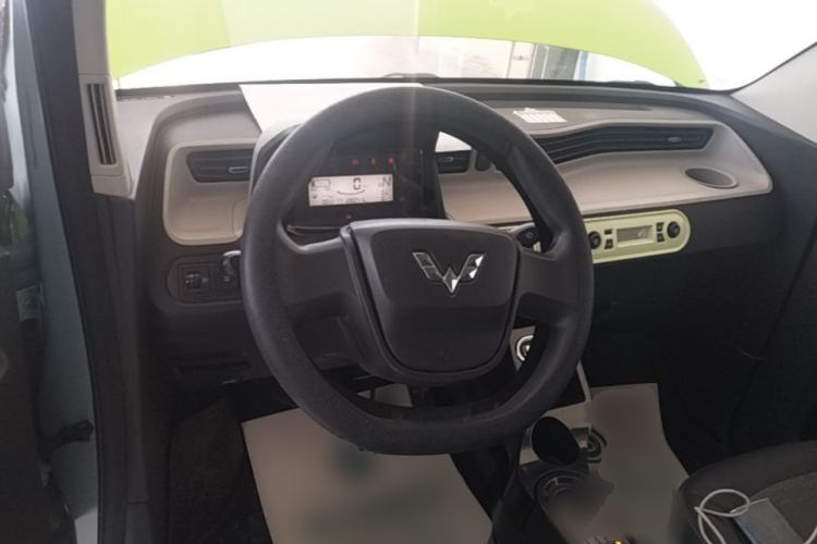 Used Wuling Hongguang MINIEV 2022 Macaron Fashion Model Lithium Iron Phosphate Center Console