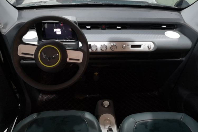 Used Wuling Hongguang MINIEV 2022 GAMEBOY 300km Enthusiast Model with Lithium Iron Phosphate Center Console