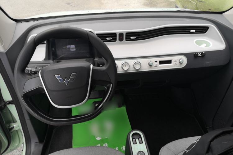 Used Wuling Hongguang MINIEV 2022 Macaron Premium Model – Lithium Iron Phosphate Center Console