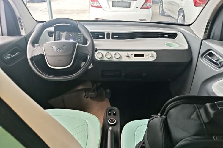 Used Wuling Hongguang MINIEV 2022 Macaron Premium Model – Lithium Iron Phosphate Center Console