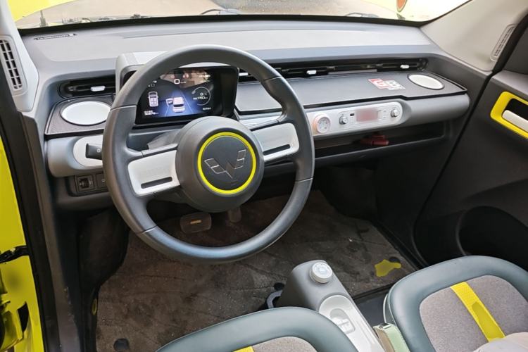 Used Wuling Hongguang MINIEV 2022 GAMEBOY 200km Gaming Edition with Lithium Iron Phosphate Center Console