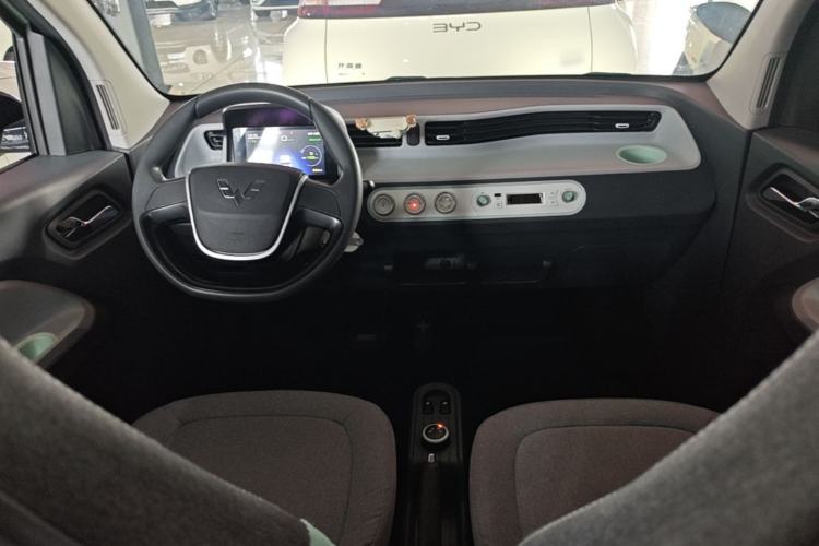 Used Wuling Hongguang MINIEV 2022 Macaron Premium Model – Lithium Iron Phosphate Center Console