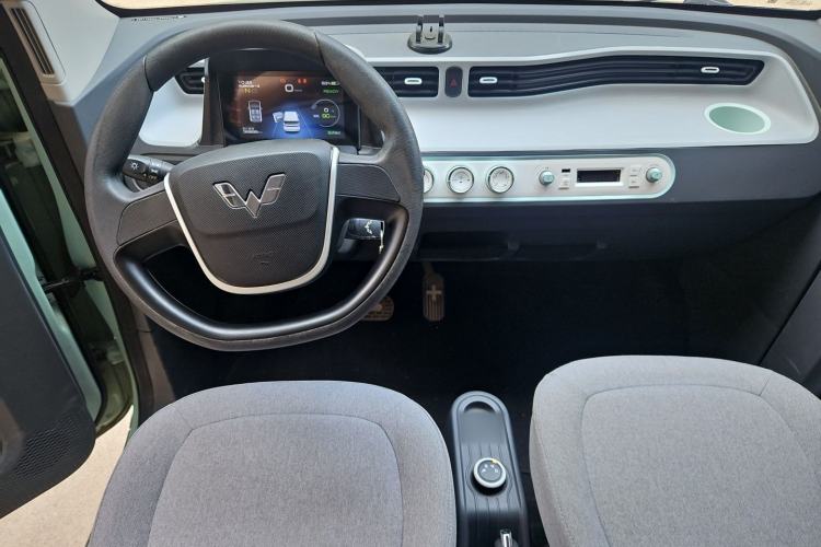 Used Wuling Hongguang MINIEV 2022 Macaron Premium Model – Lithium Iron Phosphate Center Console