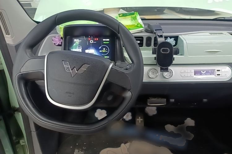 Used Wuling Hongguang MINIEV 2022 Macaron Premium Model – Lithium Ternary Battery Center Console