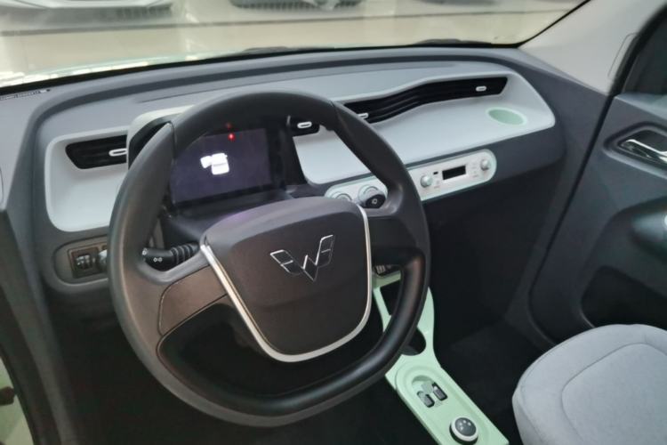 Used Wuling Hongguang MINIEV 2022 Macaron Premium Model – Lithium Iron Phosphate Center Console