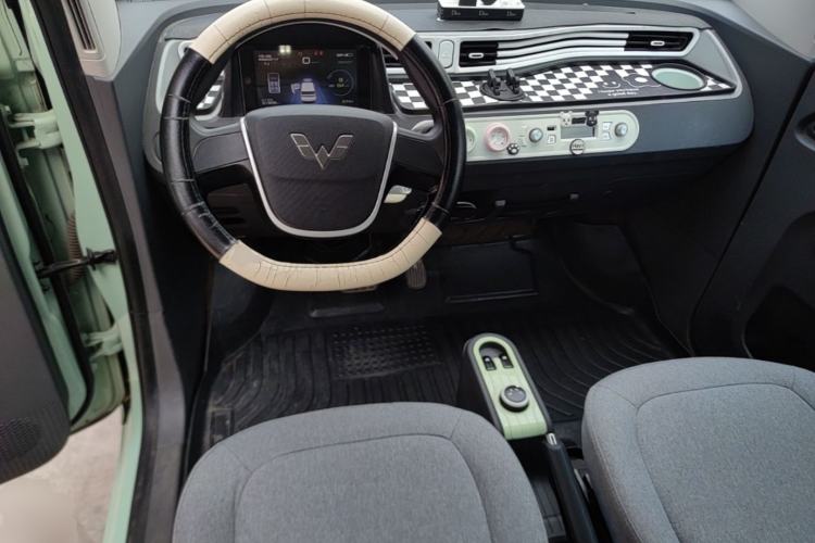 Used Wuling Hongguang MINIEV 2022 Macaron Premium Model – Lithium Iron Phosphate Center Console