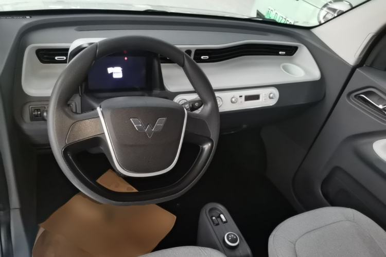 Used Wuling Hongguang MINIEV 2022 Macaron Premium Model – Lithium Iron Phosphate Center Console
