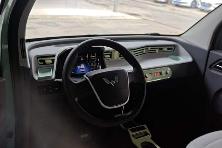 Used Wuling Hongguang MINIEV 2022 Macaron Premium Model – Lithium Iron Phosphate Center Console