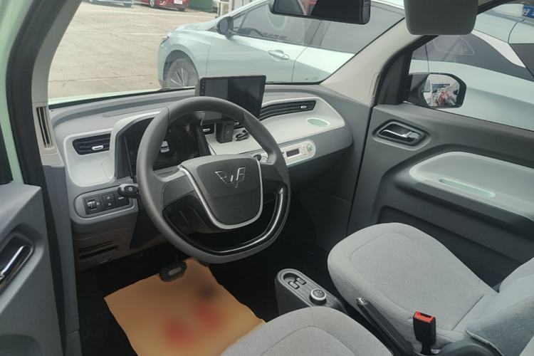 Used Wuling Hongguang MINIEV 2022 Macaron Premium Model – Lithium Iron Phosphate Center Console
