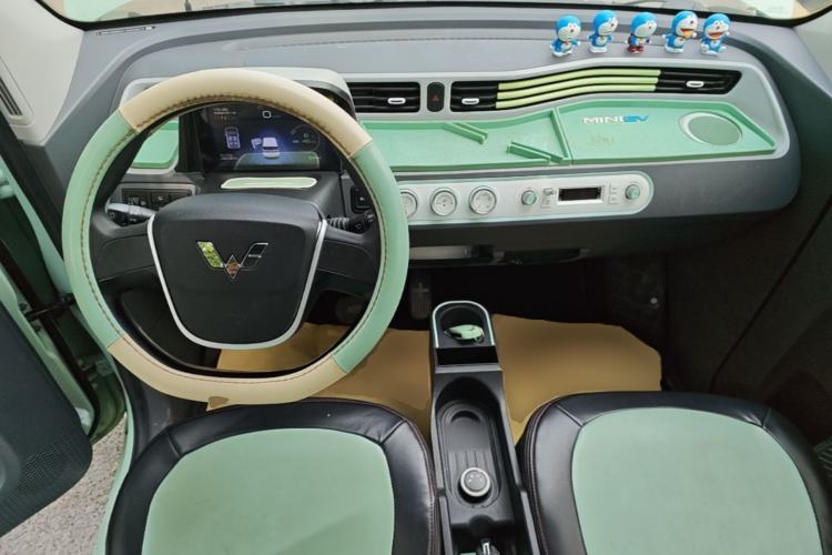 Used Wuling Hongguang MINIEV 2022 Macaron Fashion Edition Lithium-Nickel-Cobalt-Alpha-oxide Center Console