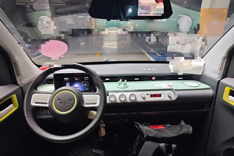 Used Wuling Hongguang MINIEV 2022 GAMEBOY 200km Gaming Edition with Lithium Iron Phosphate Center Console