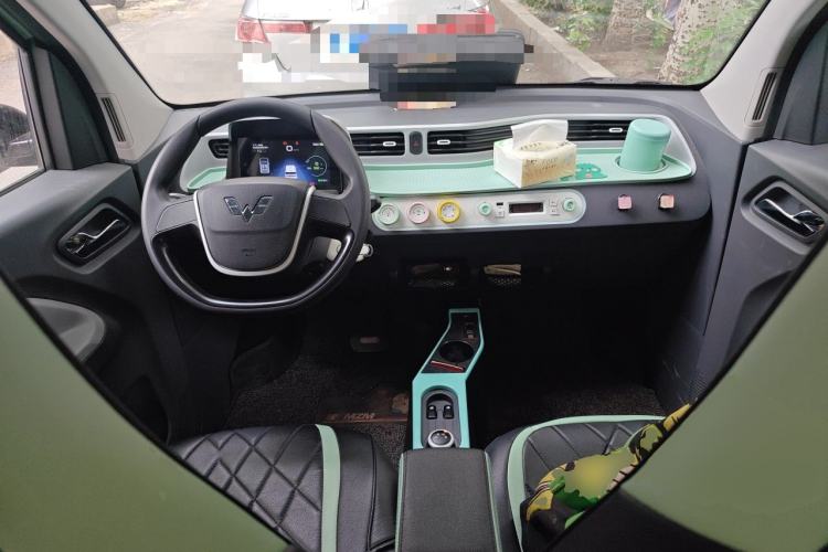 Used Wuling Hongguang MINIEV 2022 Macaron Fashion Model Lithium Iron Phosphate Center Console