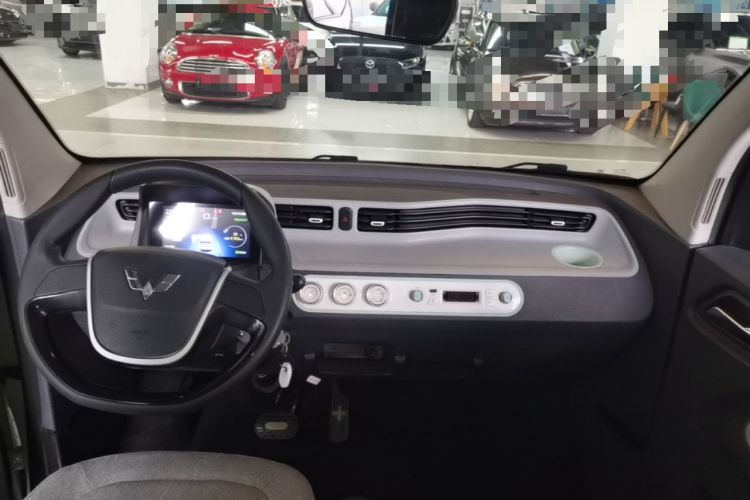Used Wuling Hongguang MINIEV 2022 Macaron Premium Model – Lithium Iron Phosphate Center Console