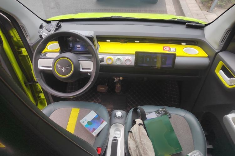 Used Wuling Hongguang MINIEV 2022 GAMEBOY 200km Gaming Edition with Lithium Iron Phosphate Center Console