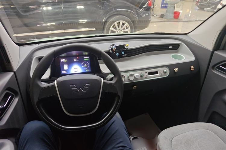 Used Wuling Hongguang MINIEV 2022 Macaron Premium Model – Lithium Iron Phosphate Center Console