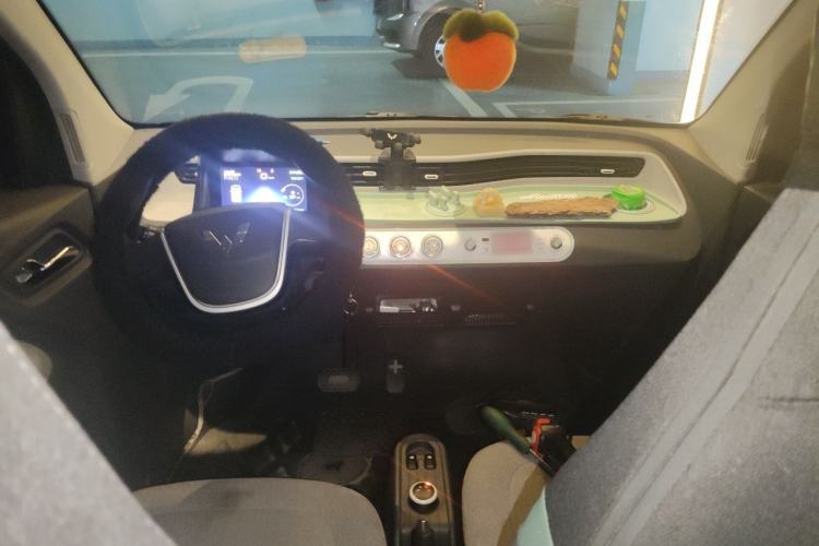 Used Wuling Hongguang MINIEV 2022 Macaron Premium Model – Lithium Iron Phosphate Center Console