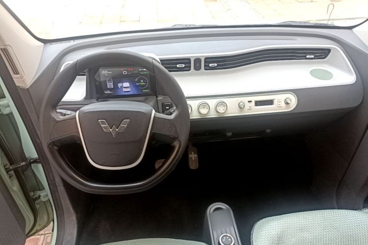 Used Wuling Hongguang MINIEV 2022 Macaron Premium Model – Lithium Iron Phosphate Center Console