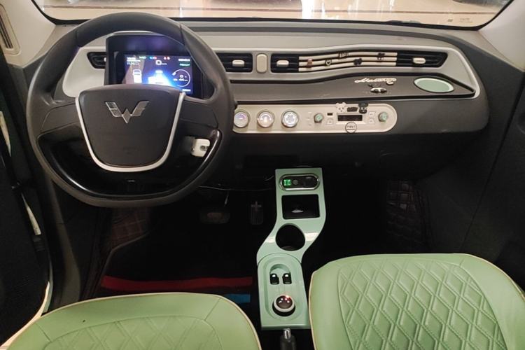 Used Wuling Hongguang MINIEV 2022 Macaron Premium Model – Lithium Iron Phosphate Center Console