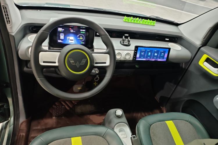 Used Wuling Hongguang MINIEV 2022 GAMEBOY 200km Gaming Edition with Lithium Iron Phosphate Center Console