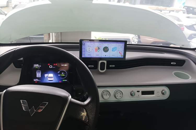Used Wuling Hongguang MINIEV 2022 Enjoy Edition Lithium Iron Phosphate Center Console