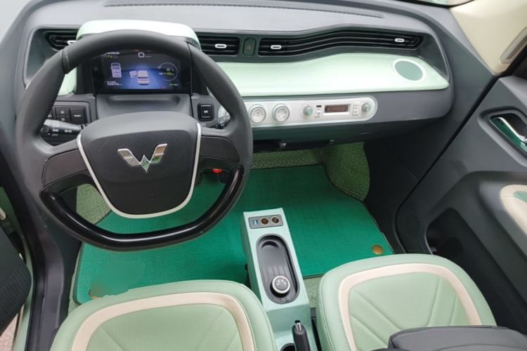 Used Wuling Hongguang MINIEV 2022 Macaron Premium Model – Lithium Iron Phosphate Center Console