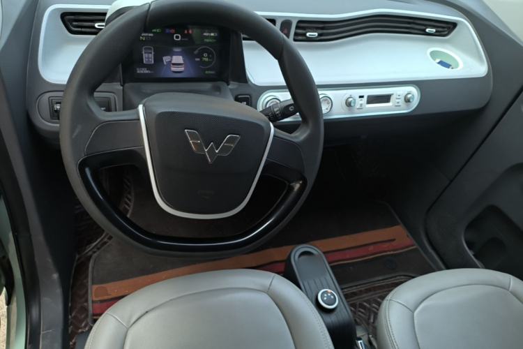 Used Wuling Hongguang MINIEV 2022 Macaron Premium Model – Lithium Iron Phosphate Center Console