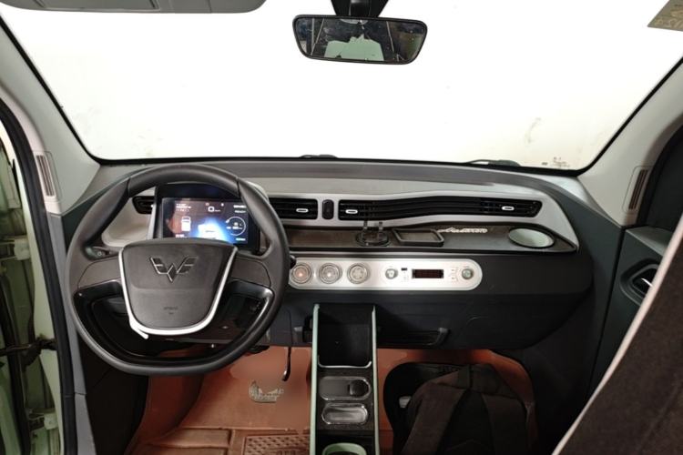 Used Wuling Hongguang MINIEV 2022 Macaron Premium Model – Lithium Iron Phosphate Center Console