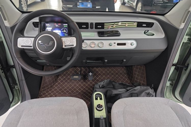 Used Wuling Hongguang MINIEV 2022 Macaron Premium Model – Lithium Iron Phosphate Center Console