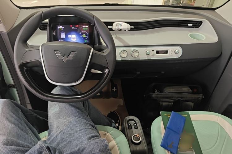 Used Wuling Hongguang MINIEV 2022 Macaron Premium Model – Lithium Iron Phosphate Center Console