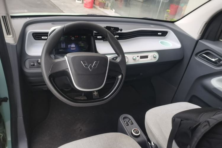Used Wuling Hongguang MINIEV 2022 Macaron Premium Model – Lithium Iron Phosphate Center Console