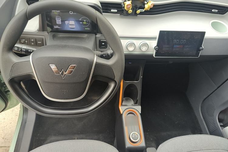 Used Wuling Hongguang MINIEV 2022 Macaron Premium Model – Lithium Iron Phosphate Center Console