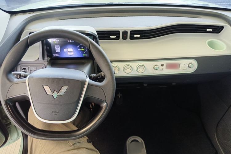 Used Wuling Hongguang MINIEV 2022 Macaron Premium Model – Lithium Iron Phosphate Center Console