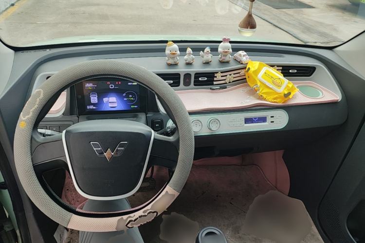 Used Wuling Hongguang MINIEV 2022 Macaron Fashion Edition Lithium-Nickel-Cobalt-Alpha-oxide Center Console