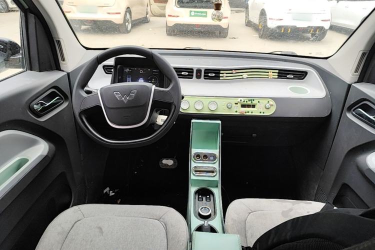 Used Wuling Hongguang MINIEV 2022 Macaron Premium Model – Lithium Iron Phosphate Center Console