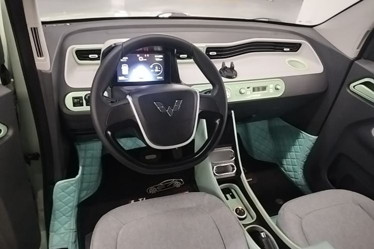Used Wuling Hongguang MINIEV 2022 Macaron Fashion Model Lithium Iron Phosphate Center Console