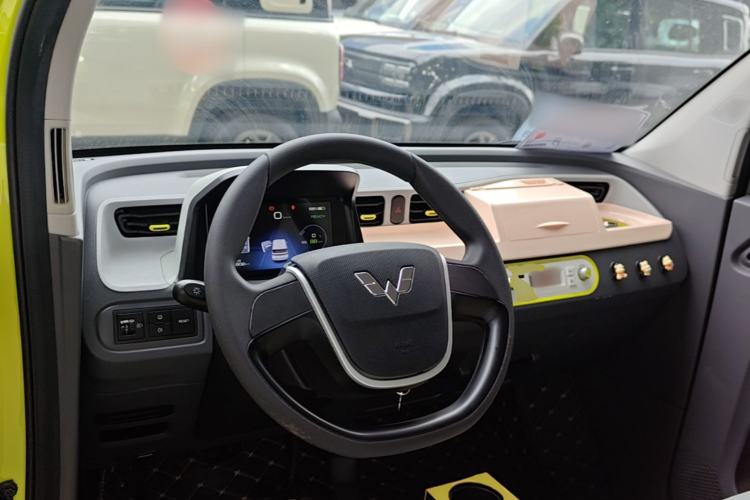 Used Wuling Hongguang MINIEV 2022 Macaron-Color Edition Lithium Iron Phosphate Center Console
