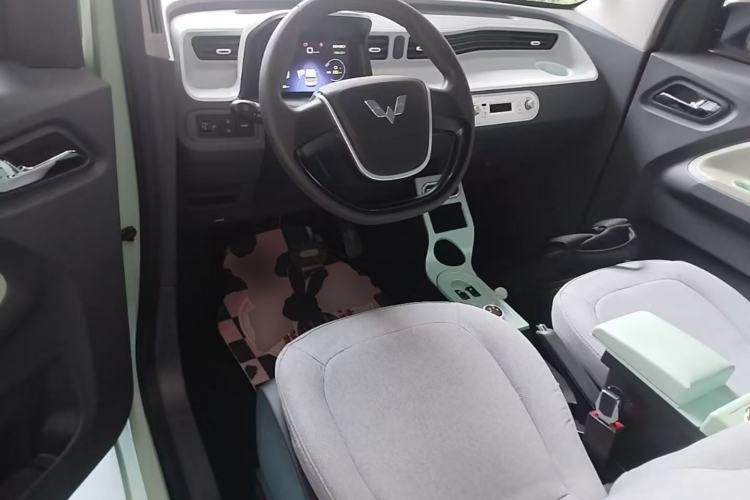 Used Wuling Hongguang MINIEV 2022 Macaron Premium Model – Lithium Iron Phosphate Center Console