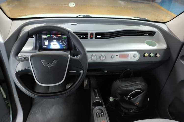Used Wuling Hongguang MINIEV 2022 Macaron Fashion Edition Lithium-Nickel-Cobalt-Alpha-oxide Center Console