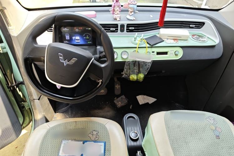 Used Wuling Hongguang MINIEV 2022 Macaron Premium Model – Lithium Iron Phosphate Center Console
