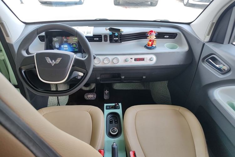Used Wuling Hongguang MINIEV 2022 Macaron Premium Model – Lithium Iron Phosphate Center Console