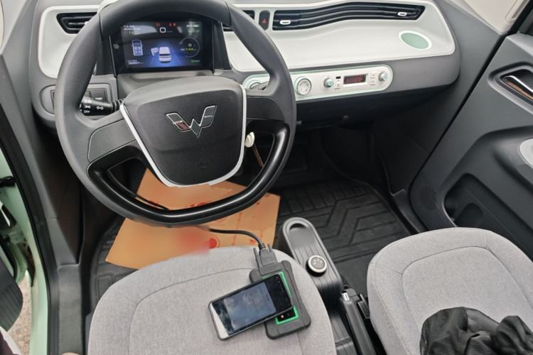 Used Wuling Hongguang MINIEV 2022 Macaron Premium Model – Lithium Iron Phosphate Center Console