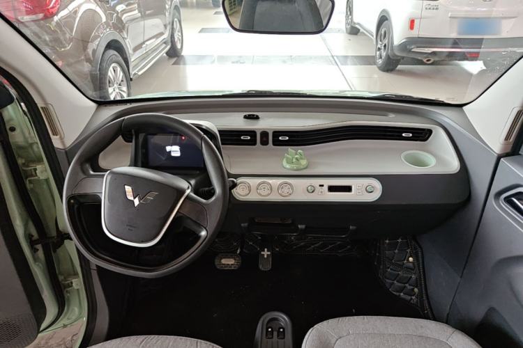Used Wuling Hongguang MINIEV 2022 Macaron Premium Model – Lithium Iron Phosphate Center Console